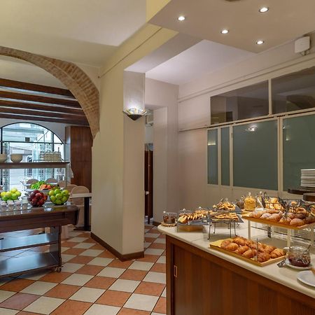 Hotel Mantegna Stazione Mantova Esterno foto