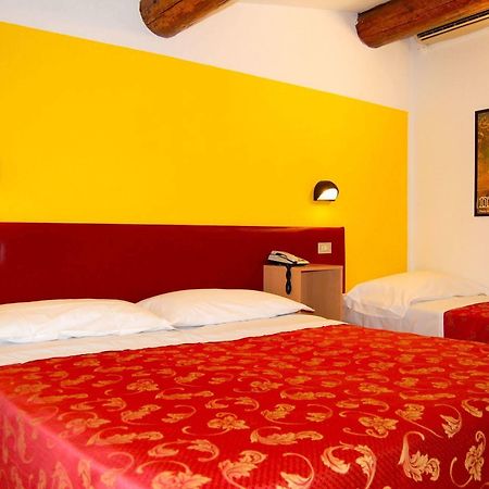 Hotel Mantegna Stazione Mantova Esterno foto