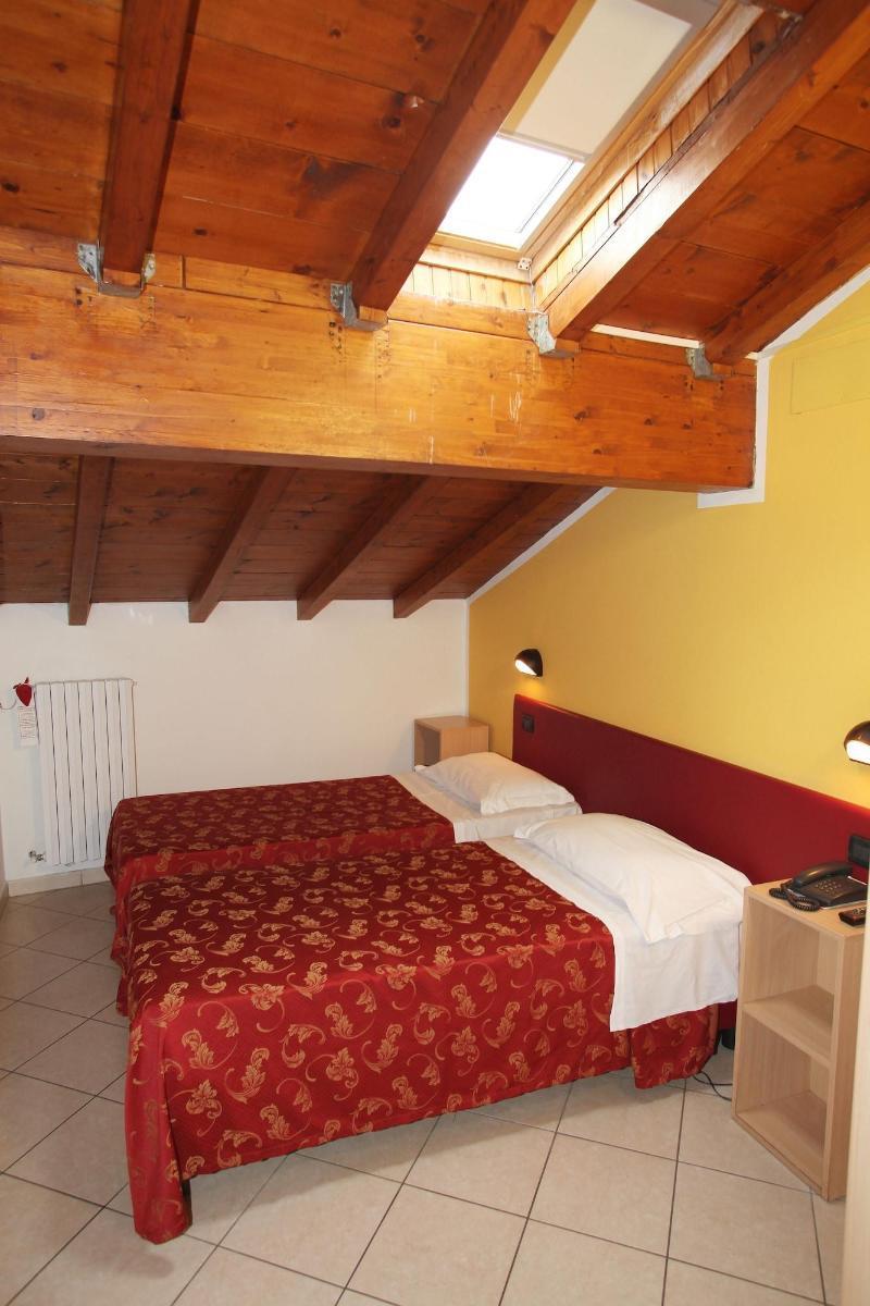 Hotel Mantegna Stazione Mantova Esterno foto