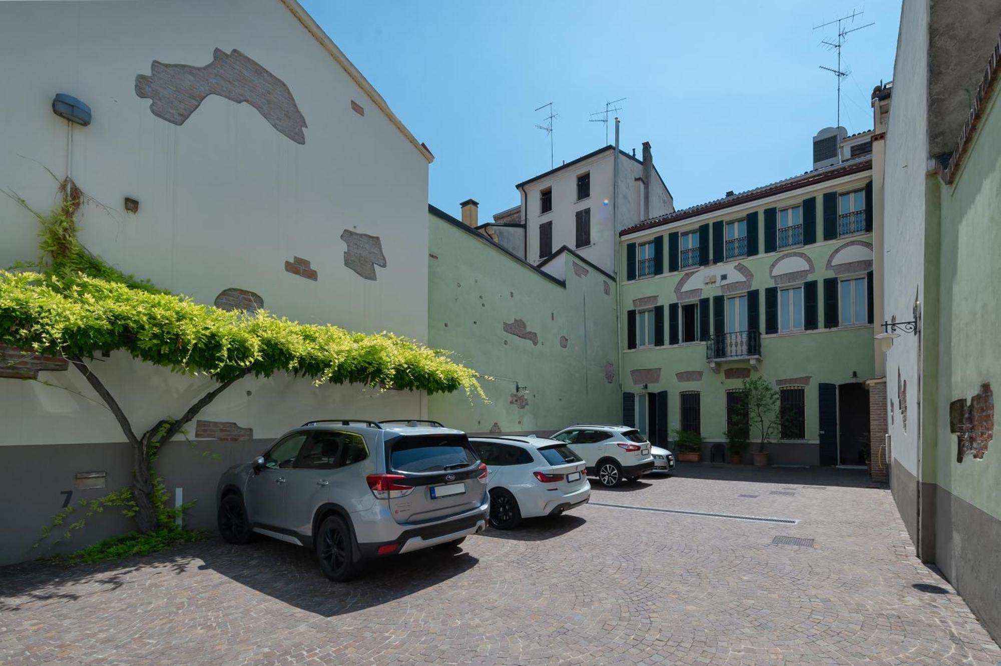 Hotel Mantegna Stazione Mantova Esterno foto