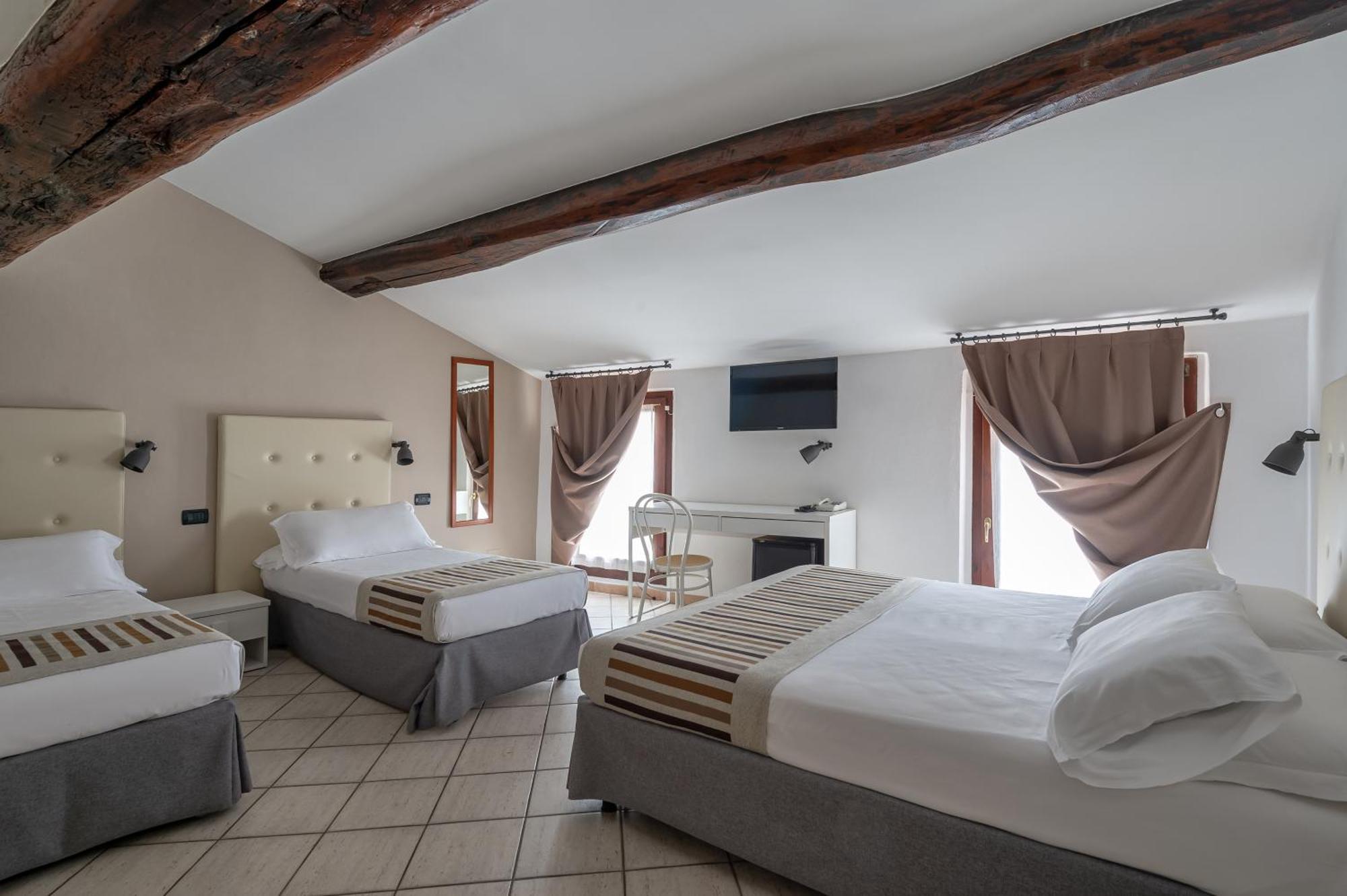 Hotel Mantegna Stazione Mantova Esterno foto