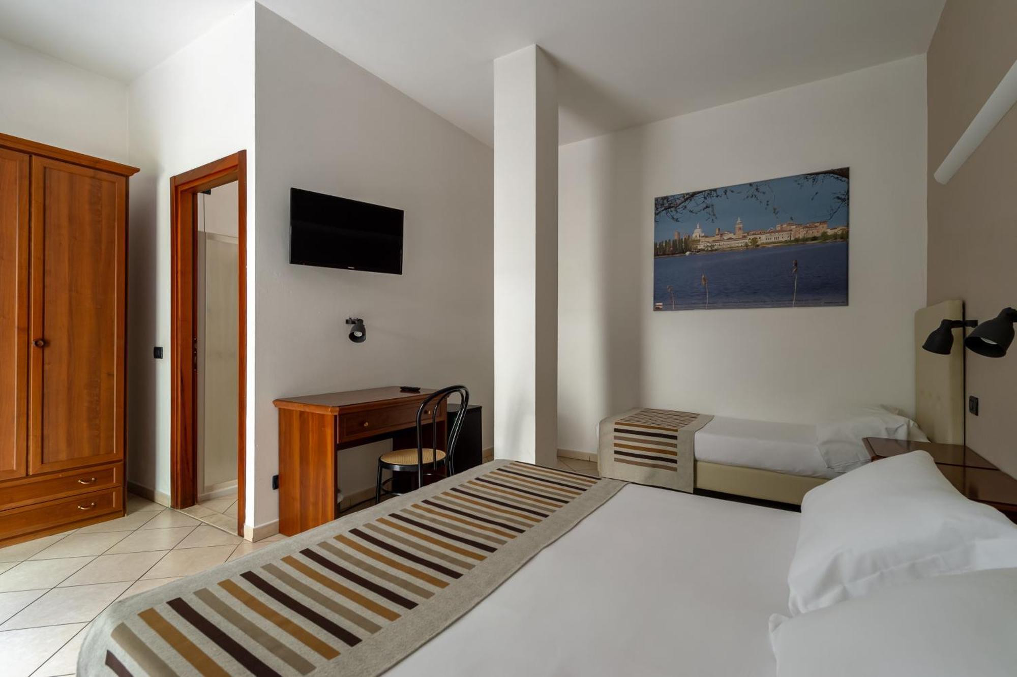 Hotel Mantegna Stazione Mantova Esterno foto