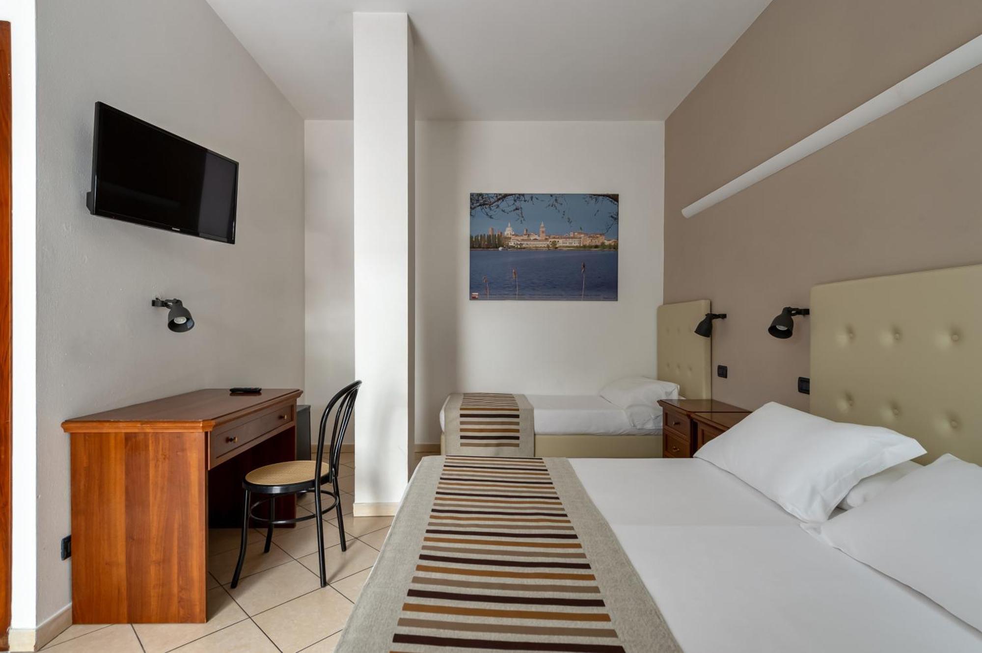 Hotel Mantegna Stazione Mantova Esterno foto