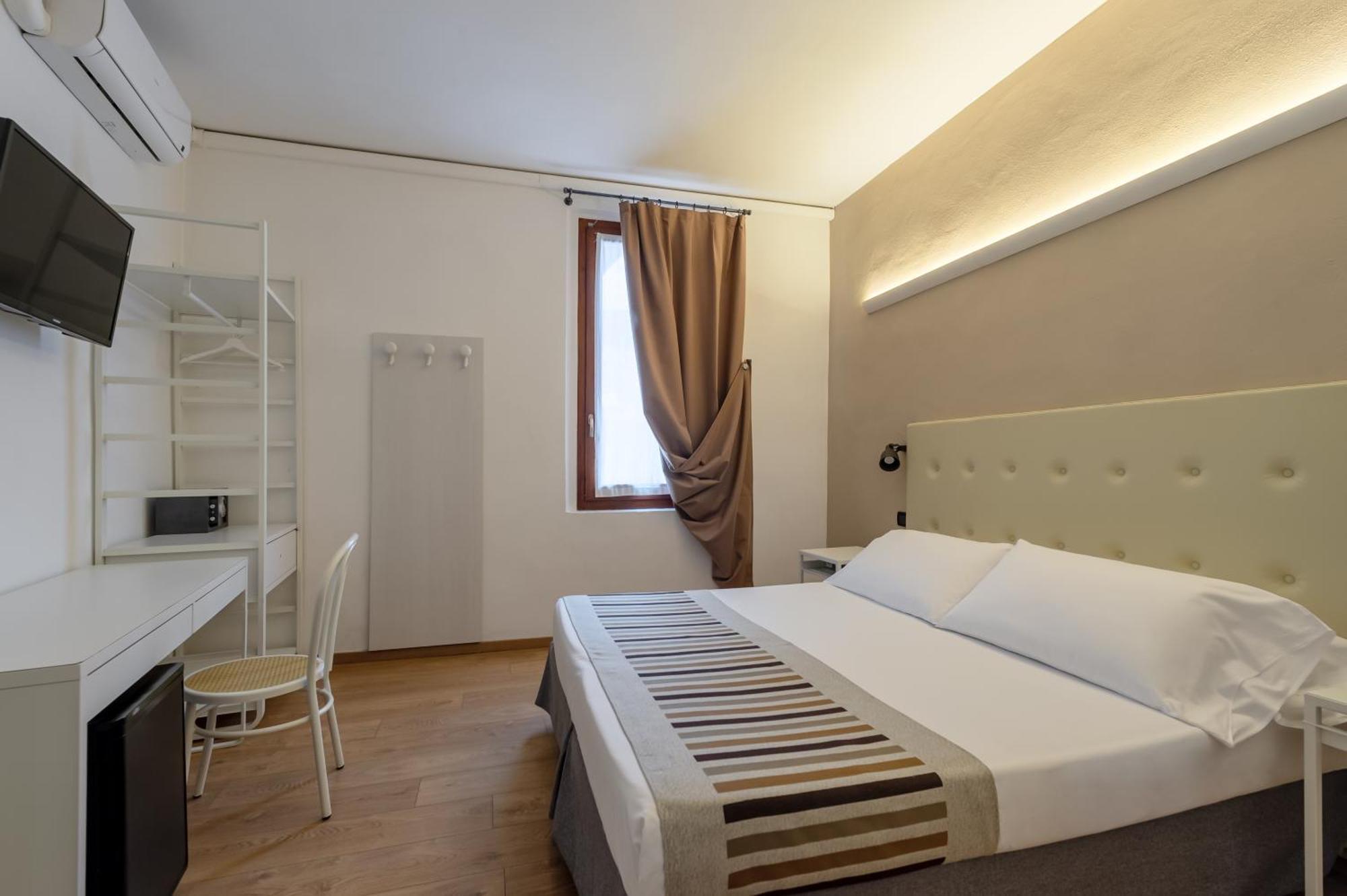 Hotel Mantegna Stazione Mantova Esterno foto
