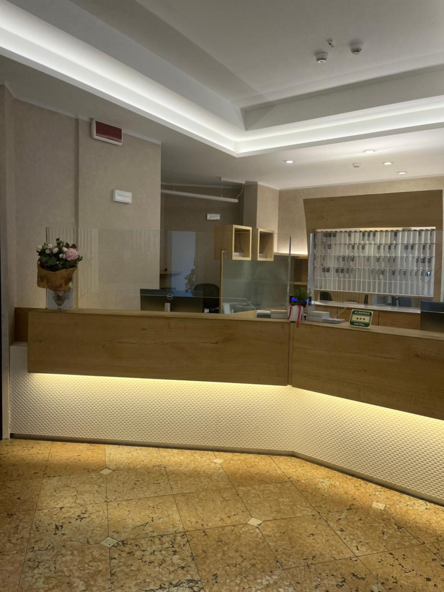 Hotel Mantegna Stazione Mantova Esterno foto