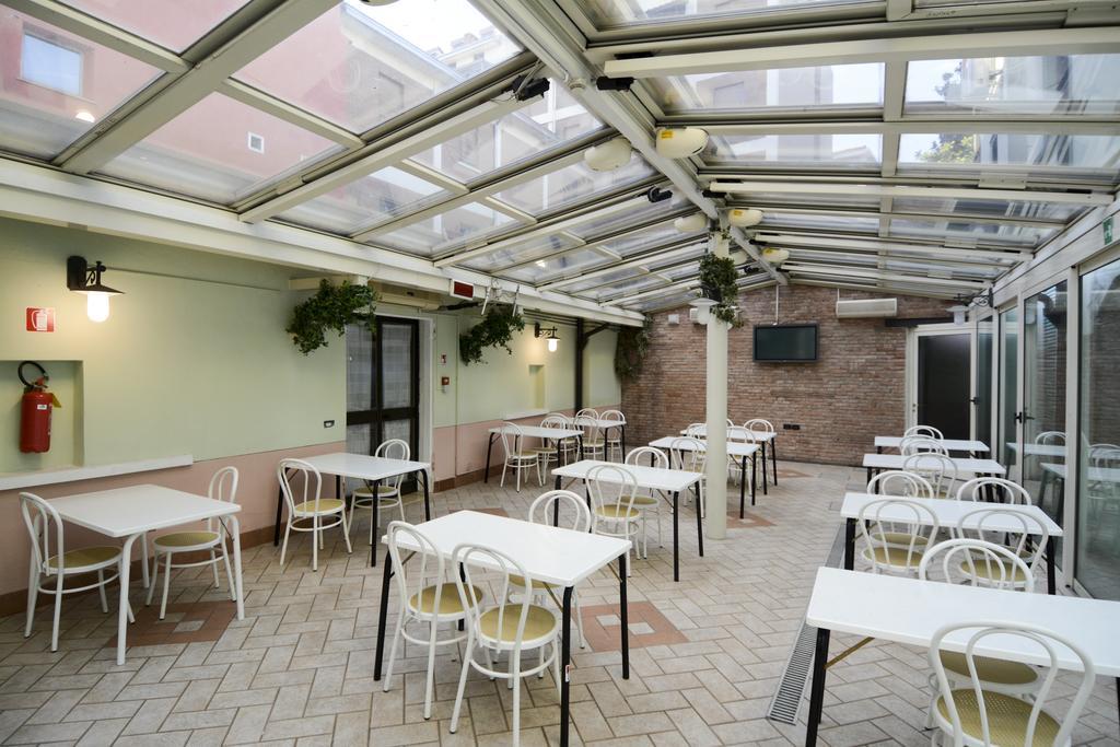 Hotel Mantegna Stazione Mantova Esterno foto