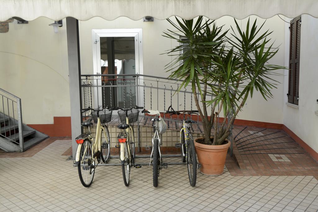 Hotel Mantegna Stazione Mantova Esterno foto