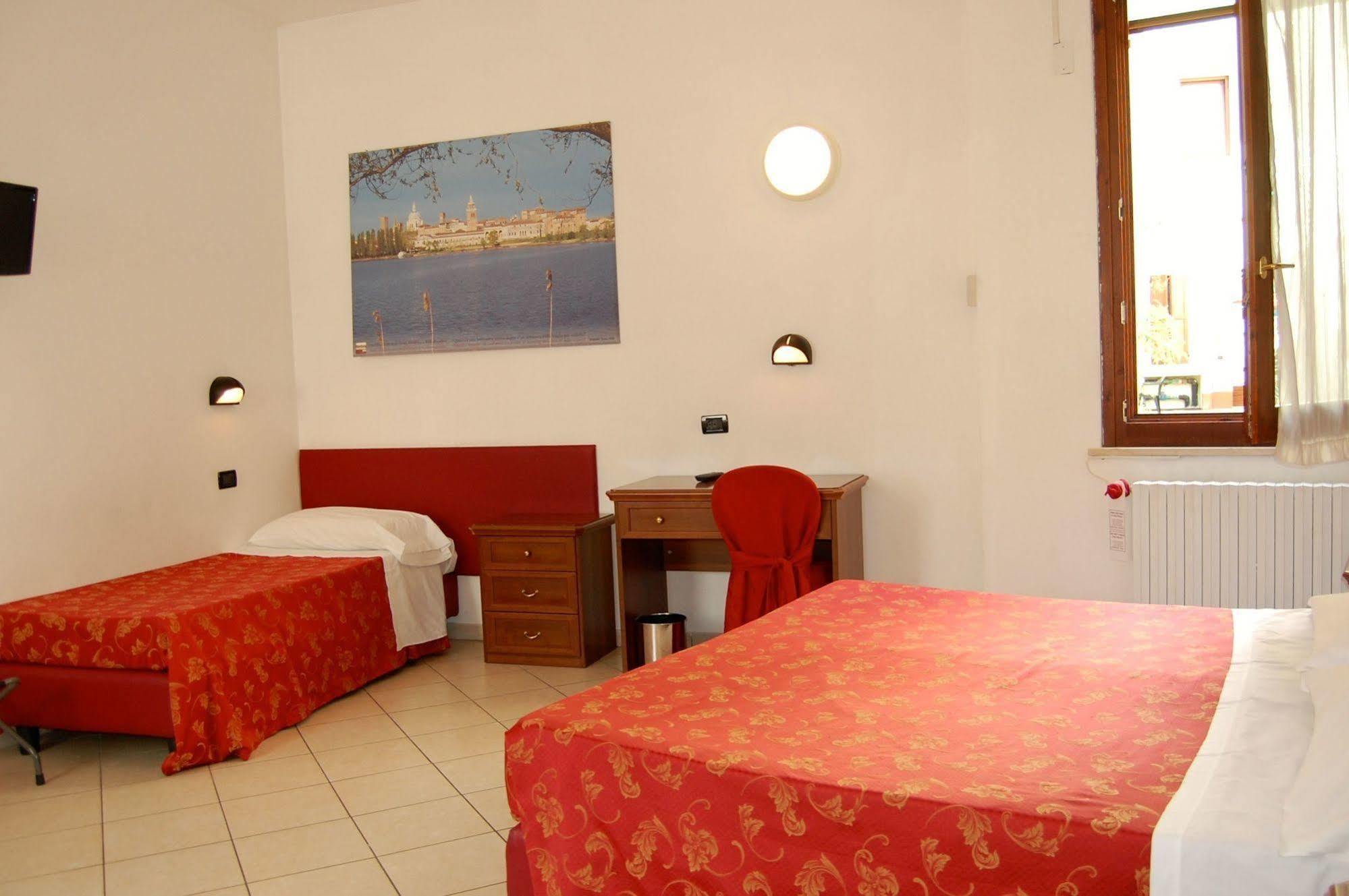 Hotel Mantegna Stazione Mantova Esterno foto