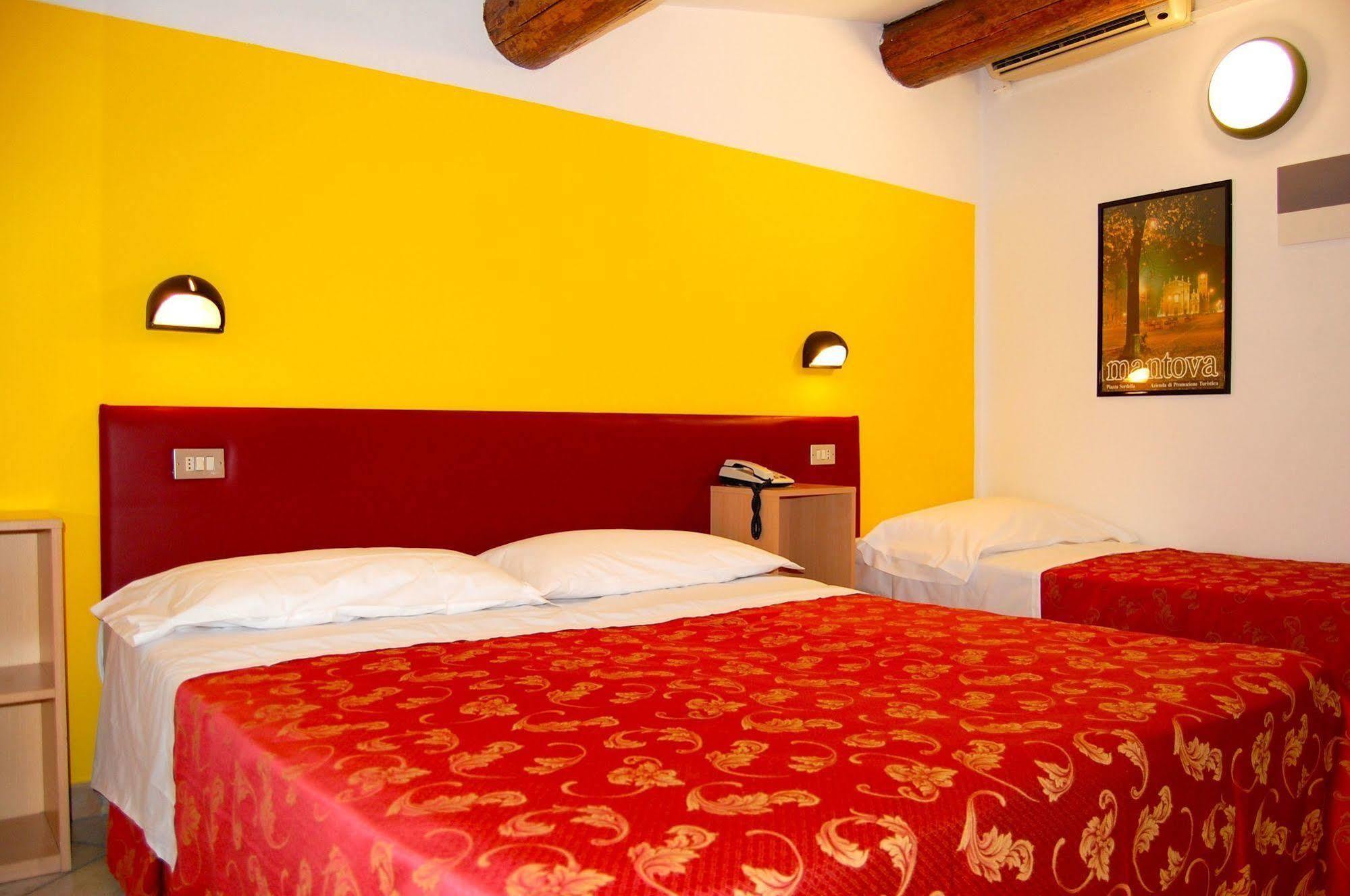 Hotel Mantegna Stazione Mantova Esterno foto